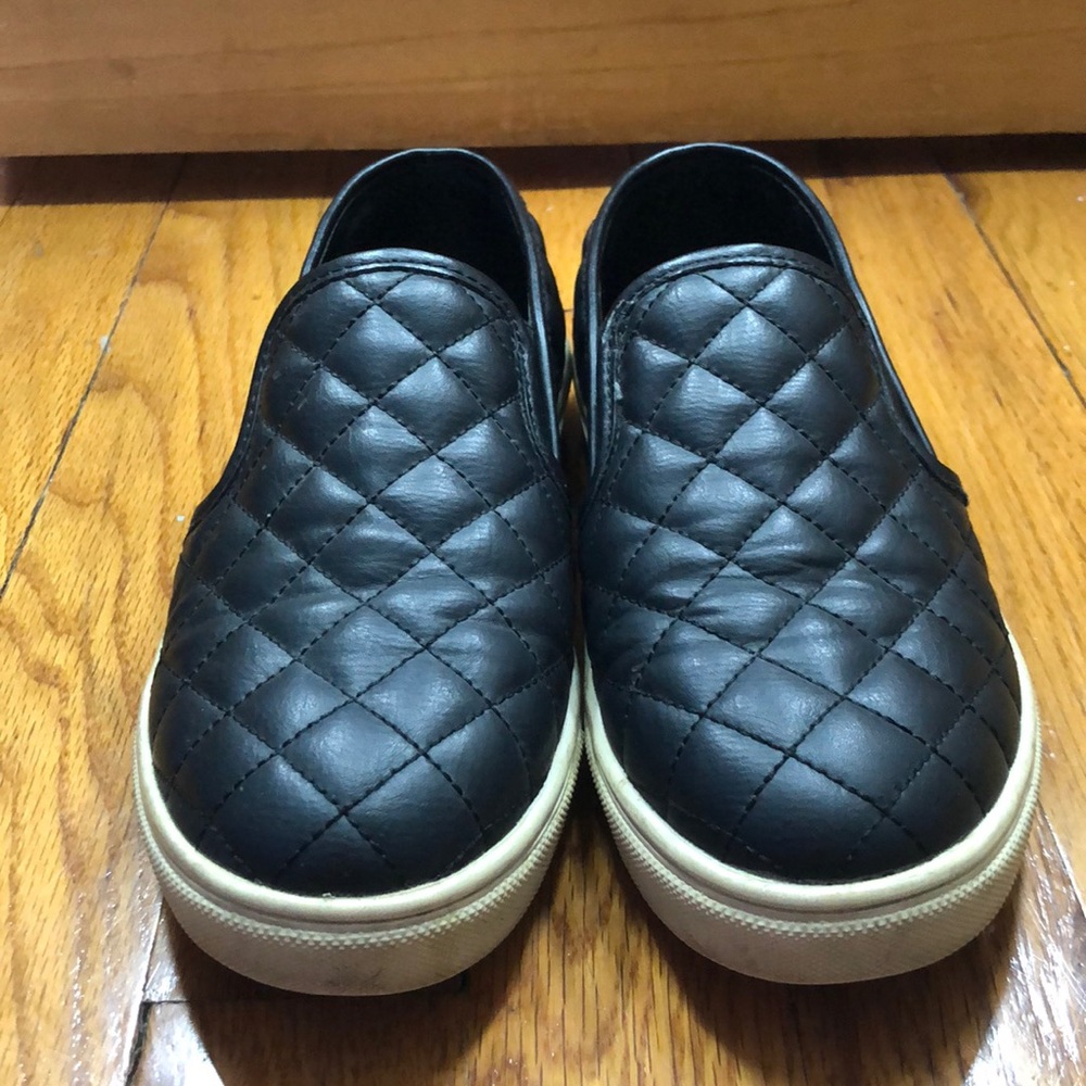 Steve Madden slip on